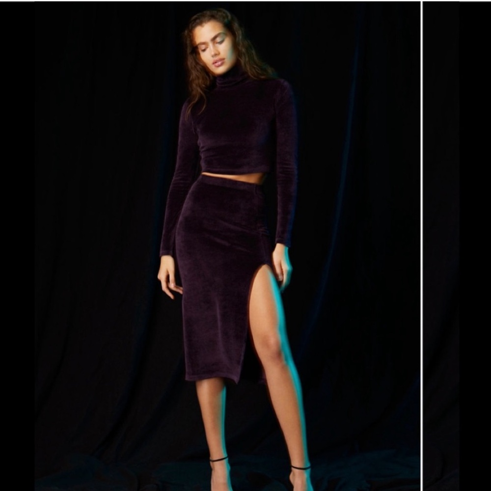 Babaton Velvet Skirt set in Rich purple